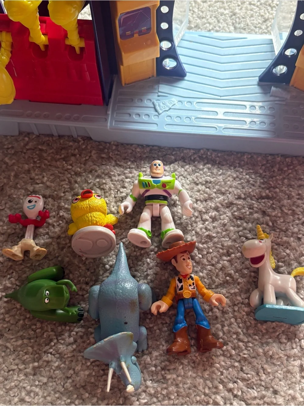 Disney Pixar Fisher Price Imaginext Pixar Pizza Planet Toy Story Playset Woody